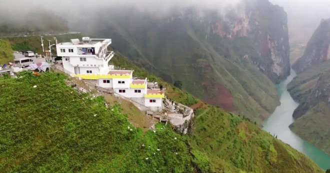 Sau khi bài viết phản ảnh về việc bê tông hóa đèo Mã Pì Lèng của nhà báo Trần Đăng Tuấn đã được sự hưởng ứng từ CĐM. Nhiều dân mạng đã lên tiếng tẩy chay công trình này và kêu gọi những người khác cùng hưởng ứng để giữ nguyên vẻ hoang sơ cho tứ đại danh đèo khu vực phía Bắc.