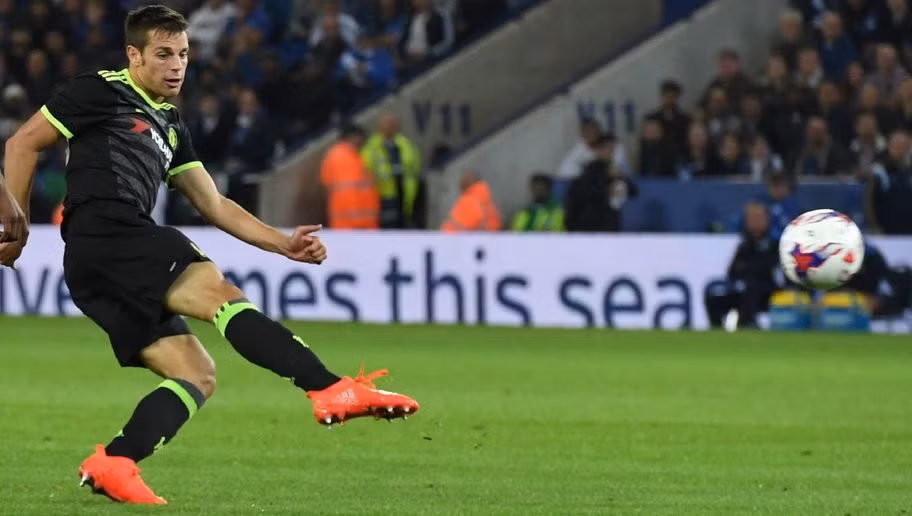 Cesar Azpilicueta - Chelsea - Tỉ lệ chuyền chính xác: 59,4%.