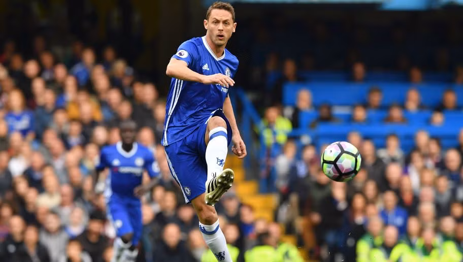 Mùa giải 2016/2017, Matic hợp cùng N'Golo Kante trở thành bộ đôi song sát ở hàng tiền vệ của Chelsea. Việc CLB thành London sử dụng sơ đồ 3-5-2 giúp cặp đôi trên có được nhiều bóng hơn và thường xuyên luân chuyển cho các đồng đội. Cá nhân Matic, anh đã có 602 đường chuyền chính xác.