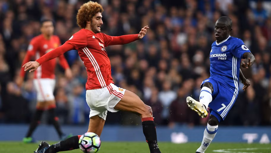 Đầu óc quan sát tốt cùng việc thu hồi bóng hiệu quả giúp cho N'Golo Kante trở thành cầu thủ đánh chặn tầm cỡ thế giới. Sau 10 vòng đấu tại giải Ngoại hạng Anh 2016/2017, cầu thủ người Pháp này đã thực hiện 654 đường truyền đạt tỷ lệ thành công tới 65,4%.