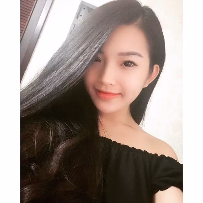 Chân dung cô vợ sắp cưới của chàng đạo diễn trẻ Neko - chủ nhân của tấm thiệp cưới lấy cảm hứng từ vé xem phim.