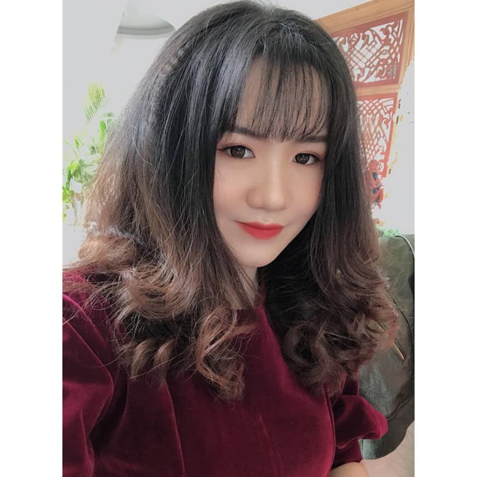 Hiện tại, Tùng đã có bạn trai. Cô tếu táo đùa rằng: "Mình hay trêu anh ấy, sau này đọc tên cô dâu, chú rể trong đám cưới, người ta sẽ nghĩ đang… chơi gay".