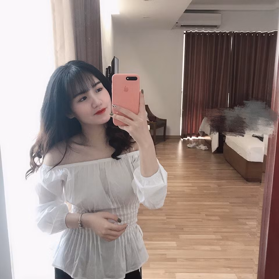 Cuộc sống muôn màu, chắc hẳn, không chỉ mình Thanh Tùng chịu cảnh tên họ một đằng, giới tính một nẻo như cô nàng này.