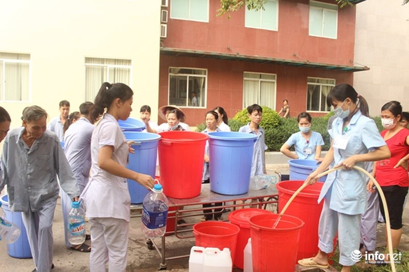 Có thể nói, nước sạch chính là thứ thiết yếu trong cuộc sống sinh hoạt của con người và mất nó khiến ai cũng phải bức bối, bực dọc nhất là vào thời điểm nhiệt độ lên tới hơn 40 độ C.