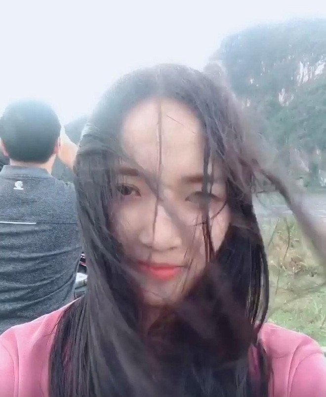 Sau khi clip du lịch ngày mưa gió được đăng tải đã nhận về 8.000 lượt thích và 2.000 bình luận trên một fanpage về du lịch.