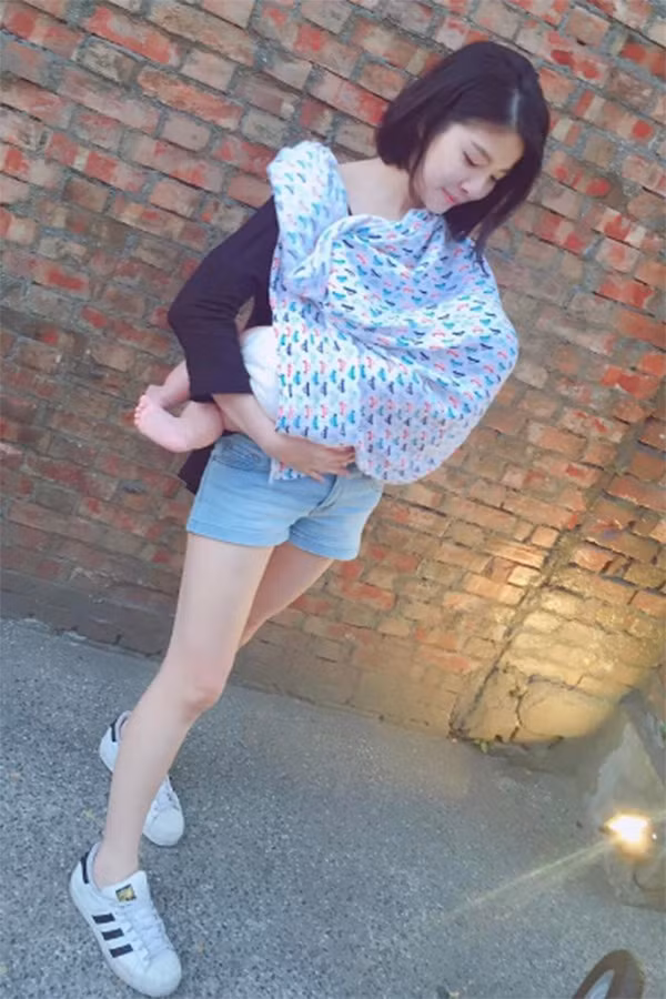 Cũng chính bởi việc nhanh chóng lấy lại vóc dáng sau sinh nên Yu En là nguồn động lực, khiến các bà mẹ bỉm sữa sau sinh tự tin để thể hiện bản thân mình hơn.