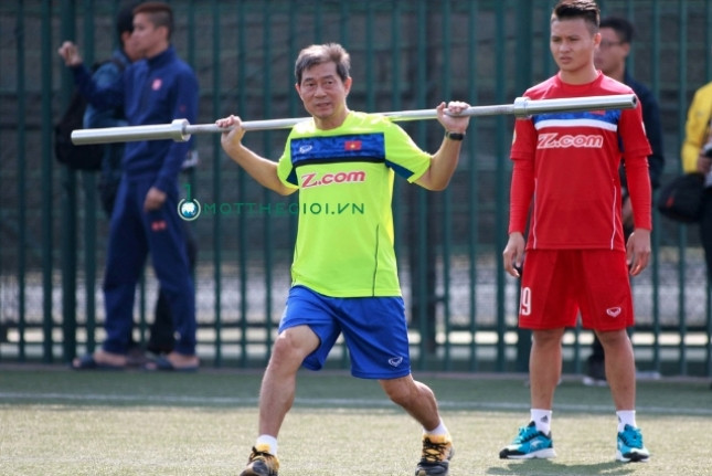 CLB Avenir là đội bóng được Lee Dong-jun người đại diện của Bae Ji-won thành lập và sẽ đi vào hoạt động vào khoảng đầu năm 2019. FC Avenir sẽ bắt đầu từ giải hạng 3 của Malaysia, đặc biệt đây là đội bóng quy tụ nhiều sinh viên Hàn Quốc.