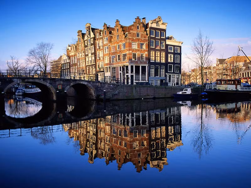 Hà Lan: 52% là số tiền thuế trung bình mà công dân nước này phải nộp cho nhà nước.