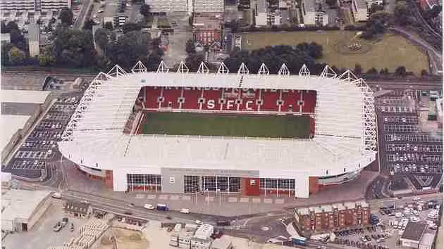 St Mary là sân vận động được đánh giá là thiết kế khá bài bản, quy củ, không có khiếm khuyết nhưng nhìn chung nó lại cũng không mấy nổi bật. Ảnh: Thesun.