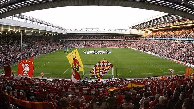 Không chỉ hiện đại và xa hoa mà sân vận động Anfield của Liverpool còn là điểm đến giàu sức hút bởi dấu ấn truyền thống và màu sắc lịch sử.