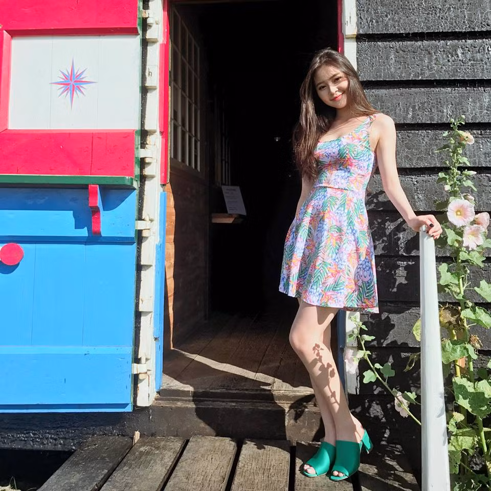 Gộp cả hai vấn đề trên lại, Thảo Nguyên cho rằng, cô không mấy quan tâm đến việc người ta nghĩ gì, nói gì, chỉ cần mình sống đúng với bản thân thì những điều đó không quan trọng.