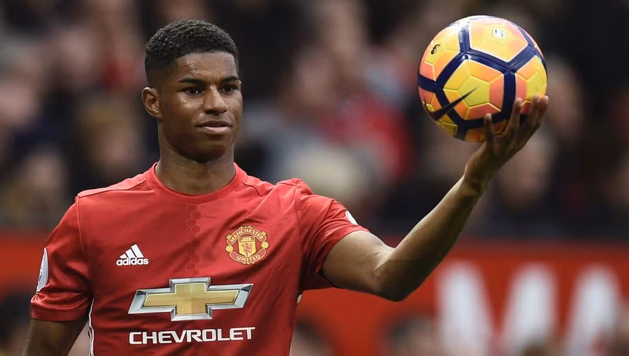 Marcus Rashford là cầu thủ được HLV Luis Van Gaal và Jose Mourinho tin dùng trong thời gian qua. Cầu thủ U19 này đã có 30 lần ra sân và ghi 12 bàn thắng cho MU và cùng với CLB này giành cúp FA Cup 2016.