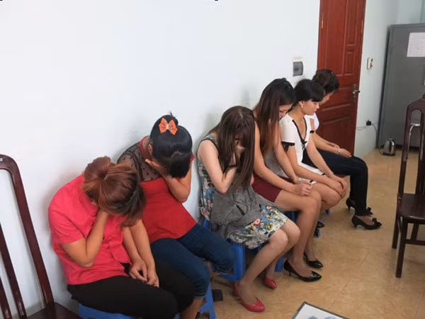 Đa phần, nhiều dân mạng cho rằng dự thảo này còn phải bàn tán nhiều và dường như việc bán dâm trong HSSV được công nhận là nghề hợp pháp nhưng không được tái phạm quá 4 lần.