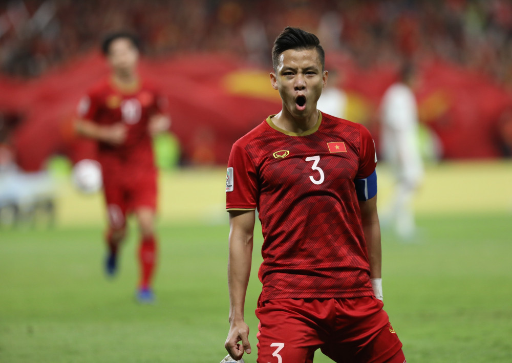 Ở VCK Asian Cup 2019, Quế Ngọc Hải thể hiện được vai trò thủ lĩnh không chỉ ở hàng hậu vệ mà còn là với tất cả đồng đội với tấm băng đội trưởng trên tay.
