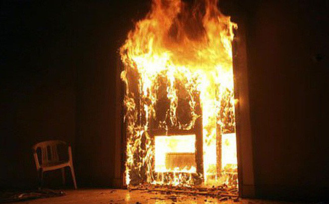 Không chỉ gây ra những cái chết thương tâm mà những kẻ cuồng yêu còn sẵn sàng phóng hỏa, đốt nhà người yêu cũ khi không đạt được mục đích như vụ việc xảy ra tại quận 8 - TP HCM vào tháng 2/2018.