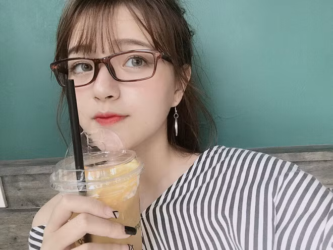 Hiện tại, Dương Mỹ Linh đang học chuyên ngành Kế toán tài chính ở khoa Quốc tế, ĐH Thái Nguyên. Ảnh sử dụng trong bài: FBNV.