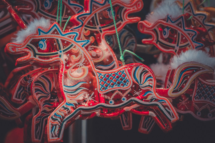 Ngoài kiểu dáng đa dạng thì sắc, hình thức và từng chi tiết nhỏ của mỗi sản phẩm cũng được chau chuốt rất tỉ mỉ.