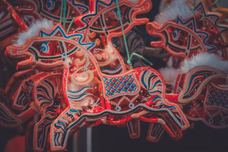 Ngoài kiểu dáng đa dạng thì sắc, hình thức và từng chi tiết nhỏ của mỗi sản phẩm cũng được chau chuốt rất tỉ mỉ.