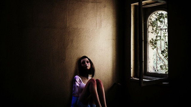 Co gai tre bi lua ban sang nuoc ngoai lam no le tinh duc