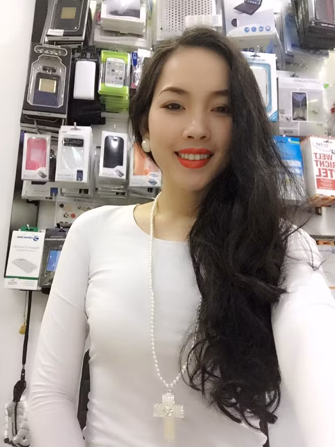 Sau khi hình ảnh của bà mẹ xinh đẹp trên được chia sẻ rộng rãi trên mạng xã hội, nó đã lan tỏa một cách nhanh chóng.