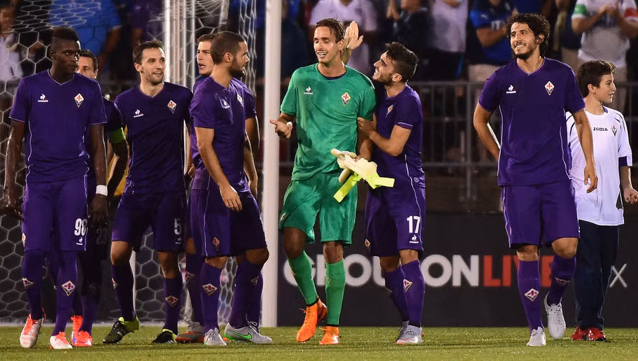 Trải qua 31 vòng đấu, AFC Fiorentina hiện vẫn đang đứng ở vị trí thứ tư trên bảng xếp hạng Serie A, kém tới bảy điểm so với đội xếp thứ ba AS Roma và chỉ hơn có một điểm so với đội xếp dưới Inter Milan.