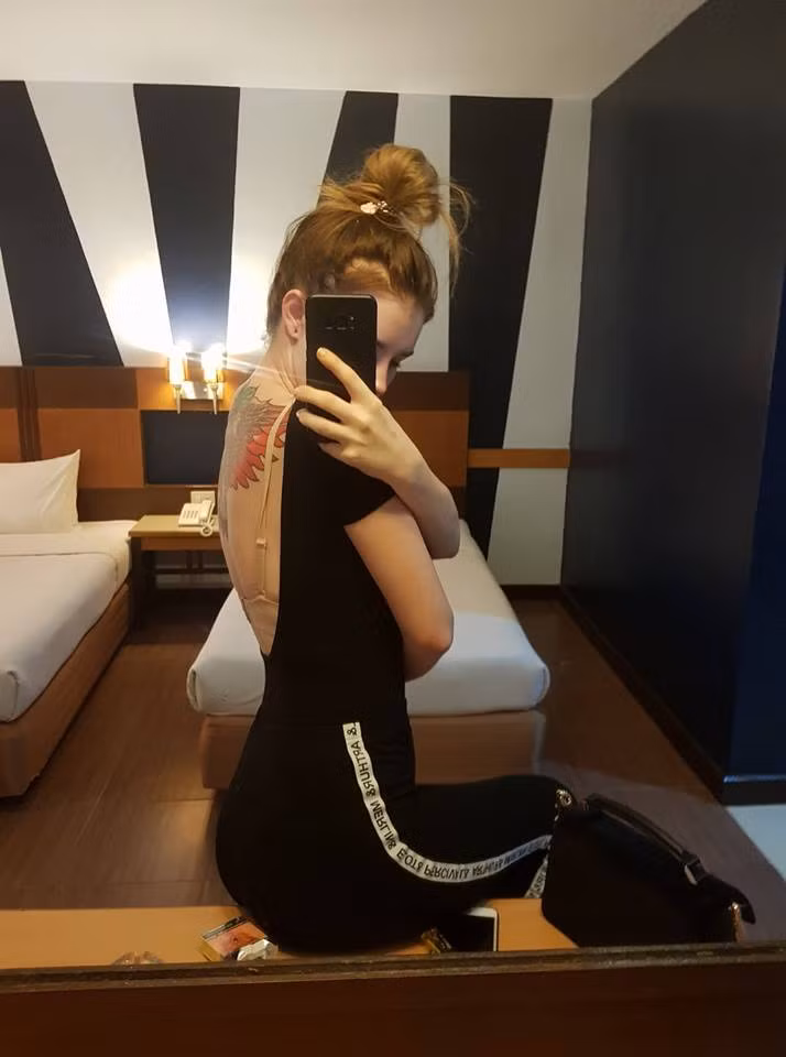 Vẻ đẹp tựa nữ thần của cô gái 18 tuổi vẫn có sức hút đặc biệt với người hâm mộ.