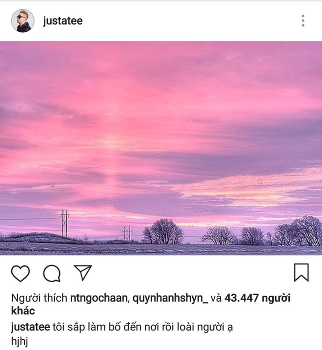 Không chỉ JustaTee mà chính Trâm Anh cũng hào hứng khoe niềm vui được làm mẹ. Trên Facebook, hot girl 9X này đã đăng tải khoảnh khắc ông xã đang ân cần ngồi bế con với hashtag #trâmanhđẻrồi.