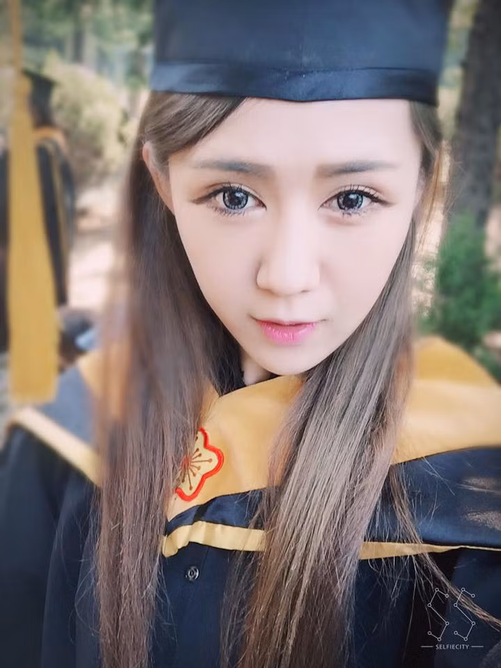 Bên cạnh đó, cũng theo nhiều nguồn dư luận, việc Tử Du lấn sân sang chính trị một phần nhằm tận dụng sức ảnh hưởng của cô để tác động đến thế hệ trẻ ở bán đảo Đài Loan về hình ảnh mới của một nhà chính trị.