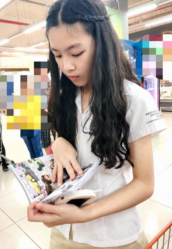 Dù mới 13 tuổi nhưng Thảo Linh đã sở hữu khuôn mặt xinh xắn, cá tính và đôi chân dài miên man.