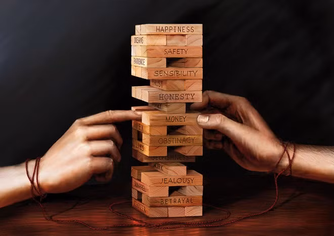 Cốt lõi của mọi vấn đề được giải quyết giống như trò chơi rút gỗ phải tìm ra được những kẽ hở để thông qua.