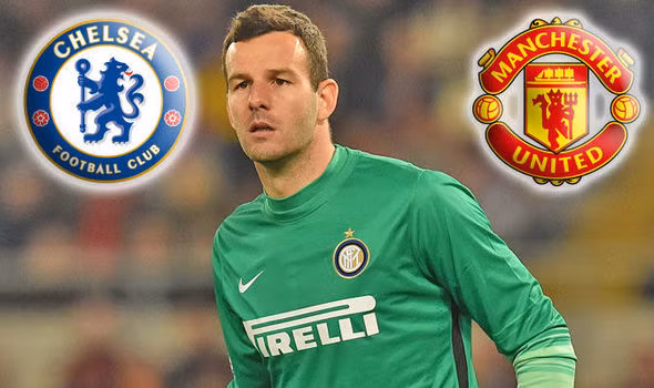 M.U rộng đường có Handanovic: Theo thông tin chuyển nhượng bóng đá từ Mediaset Premium, nếu David De Gea rời M.U để chuyển sang Real Madrid hè này, Handanovic sẽ lập tức được mang về Old Trafford. Inter đang hoàn toàn thoải mái để thủ thành người Slovania ra đi, bởi họ đã có phương án thay thế. Inter rất tự tin trong việc chiêu mộ Jan Oblak của Atletico Madrid, thủ thành có giá trị chuyển nhượng không dưới 20 triệu euro. Ảnh: Mediaset Premium