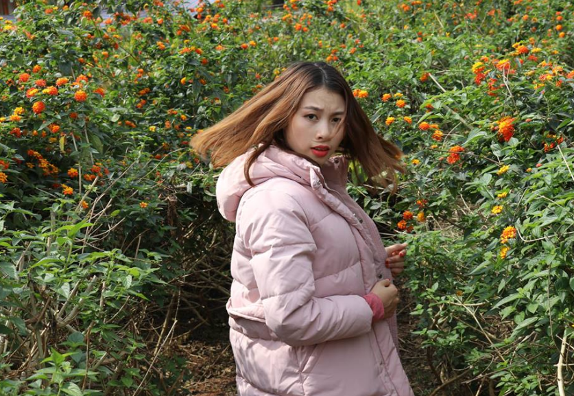 Thêm vào đó, Huệ Nguyễn giải thích lần trước chủ nhà giúp cô đăng nhập wifi trên điện thoại (họ nhập sẵn pass), khi cô bạn muốn kết nối thêm trên máy tính để làm việc thì không biết pass là gì nên đành phải "làm phiền" họ lần nữa.