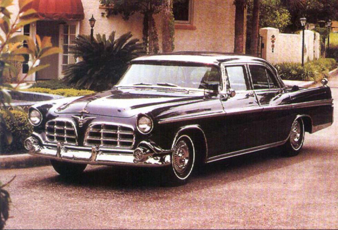 Dwight D. Eisenhower (1953-1961): Eisenhower là người rất đam mê xế hộp và ông sở hữu một chiếc Chrysler Imperial 1956 trong bộ sưu tập xe hơi. Đây là mẫu xe đầu tiên được trang bị radio bán dẫn và có thiết kế đặc biệt với phần đuôi lấy cảm hứng từ chiến đấu cơ. Ảnh: Imperial Club