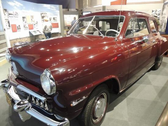 George H. W. Bush (1989-1993): Giống với Jimmy Carter, Studebaker 1947 cũng là chiếc ôtô đầu tiên của Bush “cha” sở hữu và từng được ông sử dụng thường xuyên trong khoảng thời gian trước khi trở thành người đứng đầu nước Mỹ. Ảnh: Tripadvisor