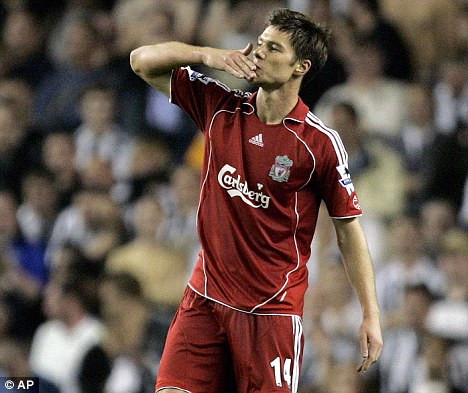 Trong ký ức của CĐV The Kop, Alonso vẫn là một tượng đài. Dù đang thi đấu rất hay cho Bayern Munich nhưng đội bóng Đức vẫn chưa có động thái giữ anh cho đến cuối sự nghiệp. Và từ đó mở ra một viễn cảnh ngày nào đó Alonso về lại Anfield và khoác lên mình chiếc áo đỏ.