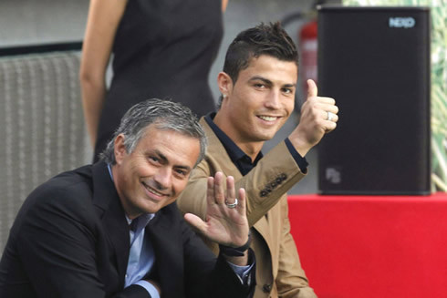 Thời gian qua, có rất nhiều tin đồn rằng Mourinho sẽ hội ngộ với người học trò cũ là Cris Ronaldo nếu tới Pháp để dẫn dắt CLB nhà giàu PSG.