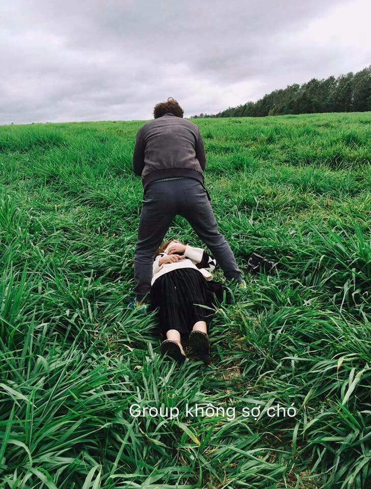 Những bức ảnh hậu trường sống ảo này khi được đăng tải ngay lập tức đã được nhiều người chú ý và không ngừng chia sẻ rộng rãi trên MXH.