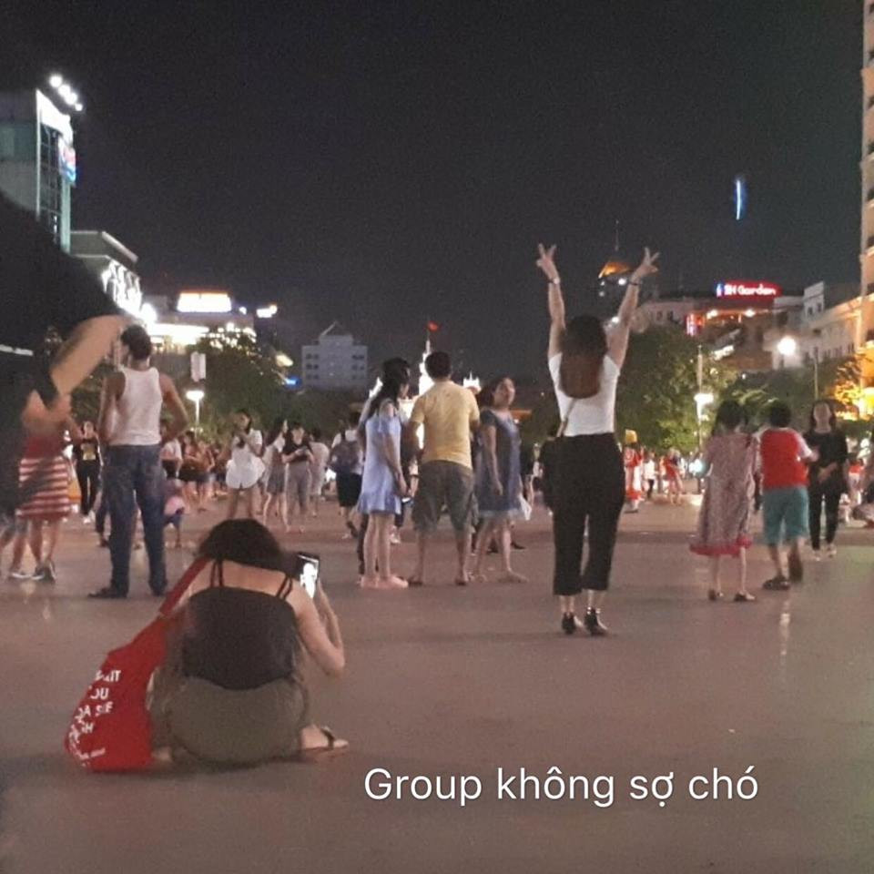 Bạn cứ tạo dáng còn việc làm sao cho ra bức ảnh sống ảo đẹp nhất cứ để mình lo.