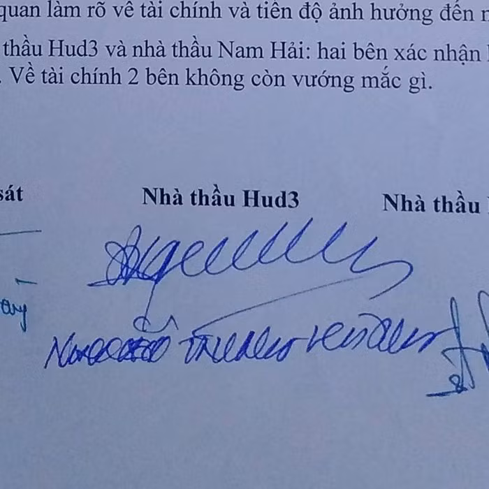 Khá nhiều những hình ảnh về những kiểu chữ kí độc, hài hước nhất đã được chia sẻ trên mạng xã hội.
