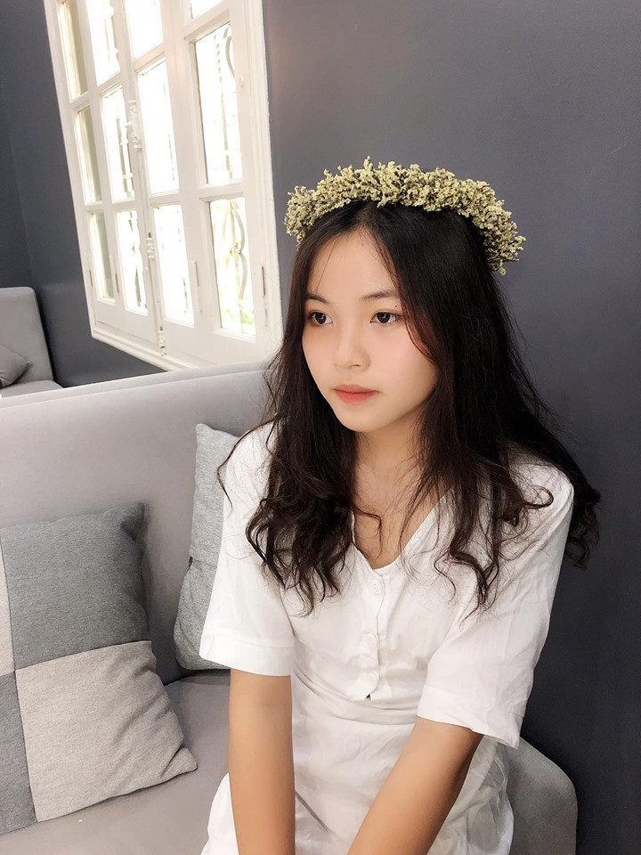 Giờ đây, Hương Ly đã sở hữu ngoại hình xinh xắn như mong muốn, cuộc sống của nữ sinh Hải Phòng cũng vì thế mà trở nên tích cực, vui vẻ hơn.