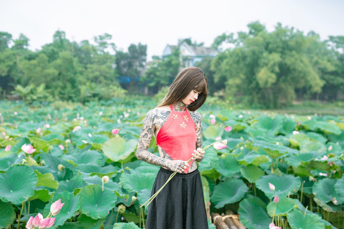 Thậm chí, nhiều người còn dành lời khen cho Tuấn Lâm khi tự tin khoe dáng và anh chàng này có một thân hình khá nõn nà khiến nhiều chị em phải ghen tị.