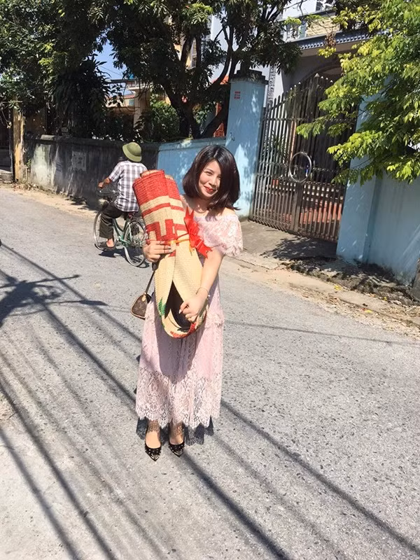 Bên cạnh đó, nhiều dân mạng cũng tranh thủ gọi tên đứa bạn thân của mình để "dằn mặt" khiến bức ảnh liên tục trở thành tâm điểm trên mạng xã hội.