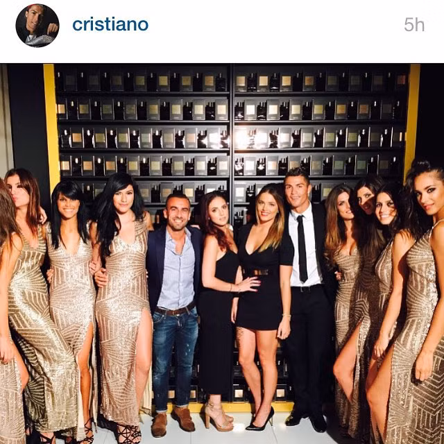 Trên trang Instagram của mình, Claudia Sanchez cũng khoe hình ảnh chụp chung với Ronaldo.