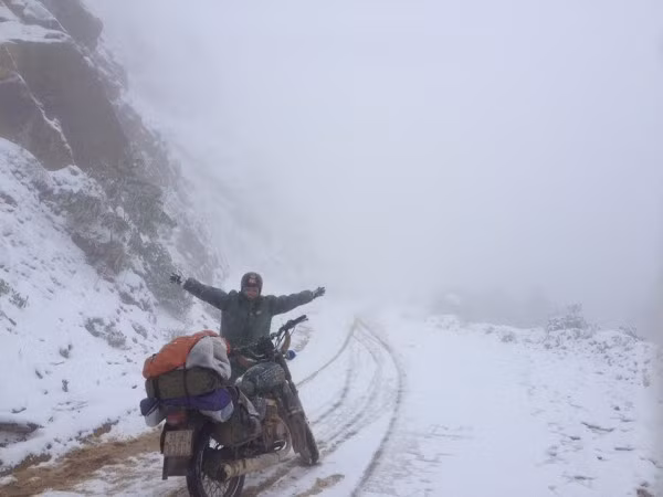 Theo bình luận của nickname Tuan Hoang từ fanpage dành cho những dân phượt: "Thành viên kia đúng là không có tư cách, chỉ vì muốn tạo sự chú ý mà lại đăng những tấm ảnh cũ mà nói cứ như đang xảy ra ở Nghệ An. Nhiều người không tinh ý sẽ bị lừa và đi mất công". Ảnh sử dụng trong bài: Sưu tầm Facebook.