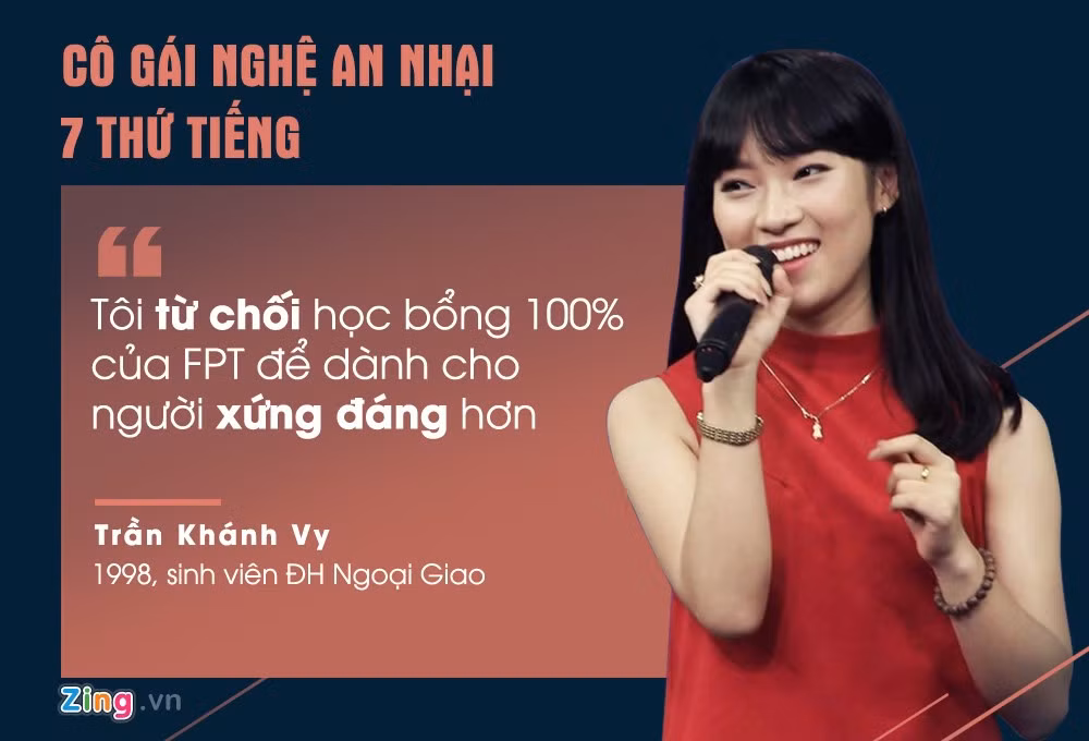 Trần Khánh Vy từng khiến cộng đồng mạng chú ý khi có thể "bắn" 7 thứ tiếng. Bên cạnh đó, cô còn sở hữu bảng thành tích đáng nể: giải ba học sinh giỏi môn Tiếng Anh cấp quốc gia, nhận học bổng 170 triệu đồng của ĐH FPT, đạt 28 điểm điểm trong kỳ thi THPT quốc gia.