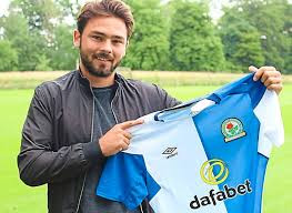 Theo trang Evening Standard cho biết, Tottenham Hotspur đang nhắm Bradley Dack, hiện đang thi đấu cho Blackburn Rovers tại giải hạng Nhất Anh, ở kỳ chuyển nhượng mùa Đông để tăng cường chiều sâu lực lượng.