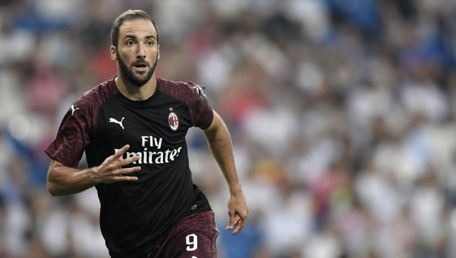 Chia sẻ trên Gazzetta dello Sport, Gonzalo Higuain tỏ ra rất thất vọng với cách đối xử của Juventus. Anh khẳng định mình không hề yêu cầu ra đi mà bị Lão bà phũ phàng đẩy đi sau khi chiêu mộ Cristiano Ronaldo.