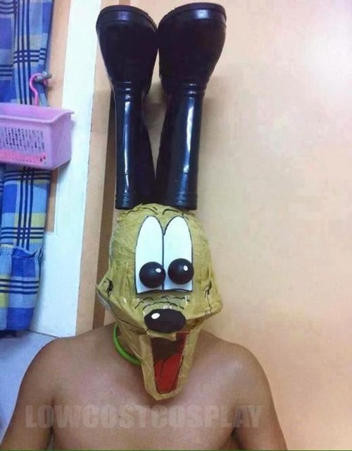 Nhưng nhiều bạn trẻ đã nghĩ ra cách để tham gia vào cộng đồng thời trang cosplay một cách dễ dàng nhất bằng những vật dụng đơn giản.