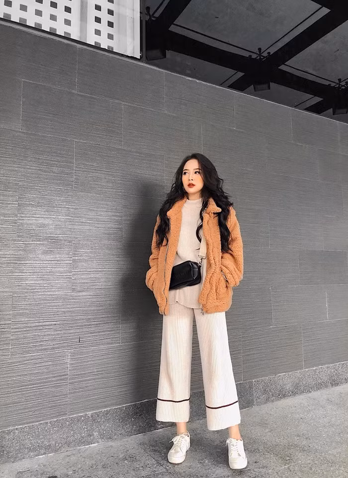 Gương mặt của Hàng My đẹp sắc sảo và cuốn hút