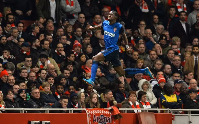 Giống như Tevez, Geoffey Kondogbia được rất nhiều CLB tại Premier League liên hệ. Nhưng cầu thủ này đã chọn Inter Milan là điểm đến của mình. Inter Milan đã phải bỏ ra số tiền là 26 triệu bảng để đưa Kondogbia về từ Monaco.